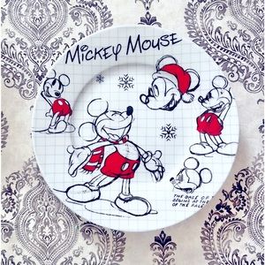 Disney Mickey Mouse Christmas Sketch saucers(4) & 1 large, Excellent Condition